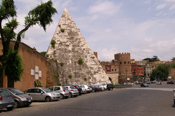 Roman Pyramid Roman Pyramid